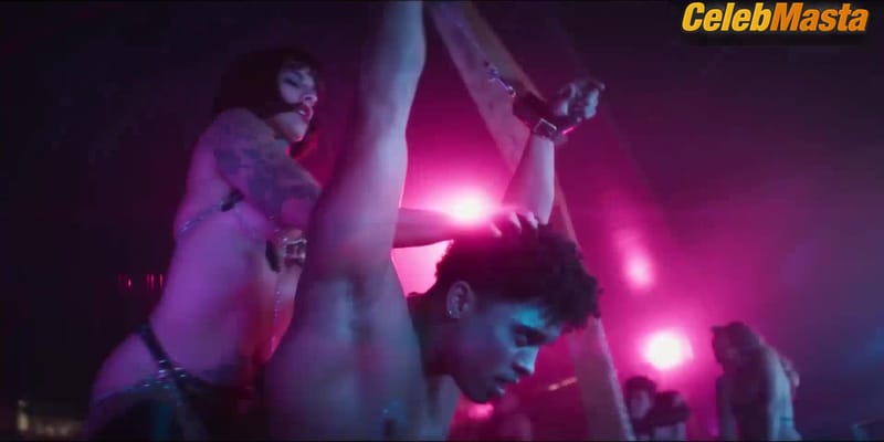 Maria de Nati, Mar Canadell and Miriam Giovanelli Show Booty and Boobs Scene in Nacho