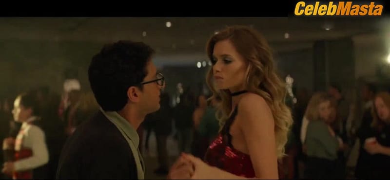 Abbey Lee's Sexy Scene from Office Christmas Party