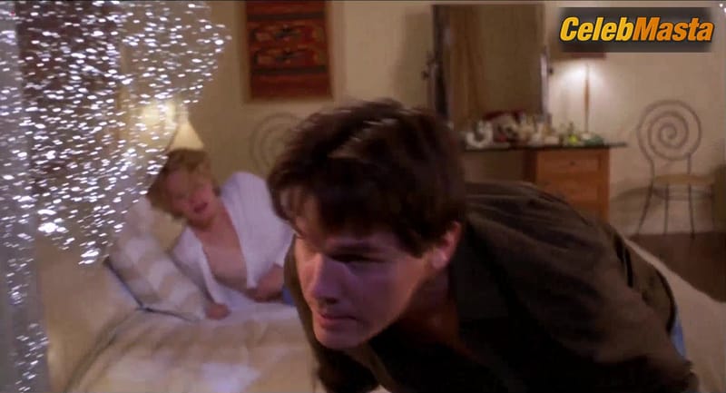 Rhona Mitra, Kim Dickens and Elisabeth Shue Tits Scene in Hollow Man