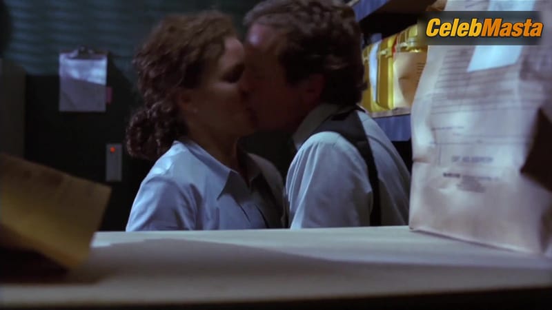 Dina Meyer Tits Scene in Wild Things Diamonds In The Rough