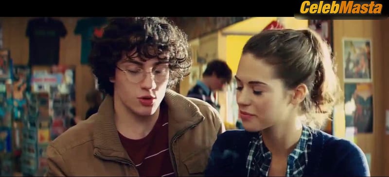 Lyndsy Fonseca's Sexy Scene from Kick-ass