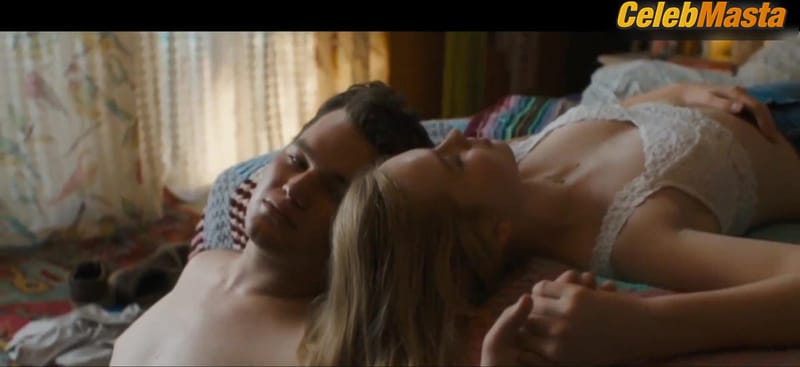 Angourie Rice's Lesbian Scene from Every Day