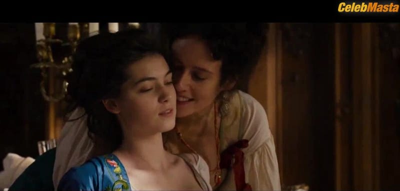 Anamaria Vartolomei's Lesbian Scene from L'echange Des Princesses