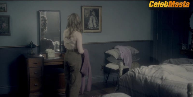 Victoria Pedretti's Underwear Scene from The Haunting Of Bly Manor
