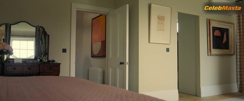 Olivia Cooke and Robin Wright's Tits Scene in The Girlfriend