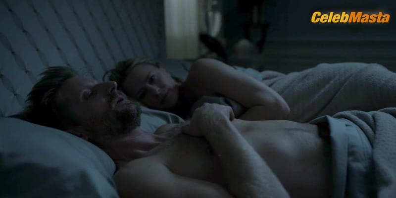 Robin Wright Flaunts Tits, Underwear Scene in House Of Cards