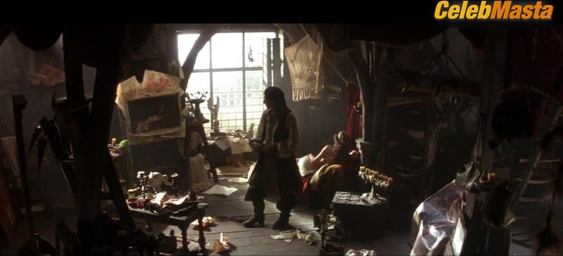 Robin Wright's Sexy Scene in Moll Flanders