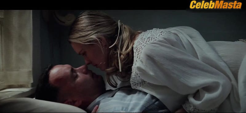 Robin Wright's Sexy Scene from Forrest Gump