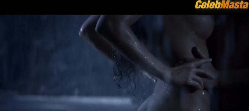Debora Nascimento's Sexy Scene from Alem Do Homem