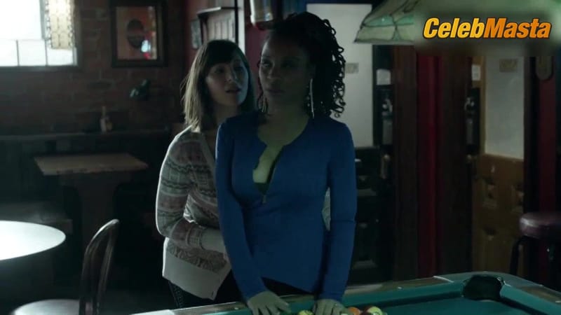 Shanola Hampton and Isidora Goreshter's Lesbian, Thong Scene in Shameless