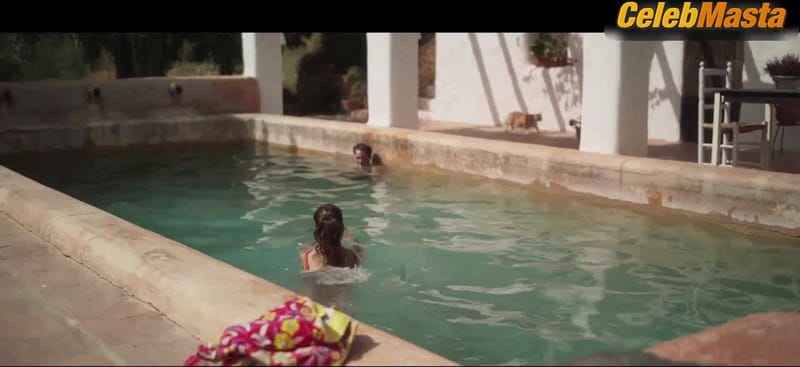 Megan Montaner, Paula Verdera and Alba Gutierrez Hot Scene in Entre Tierras