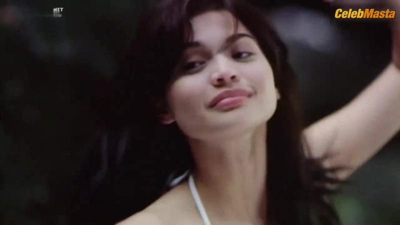 Anne Curtis Swimsuit Scene from Ang Cute Ng Ina Mo!