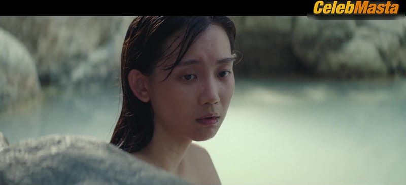 Do-yeon Jeon and Hyun Been Shin's Boobs, Swimsuit Scene in Beasts Clawing At Straws