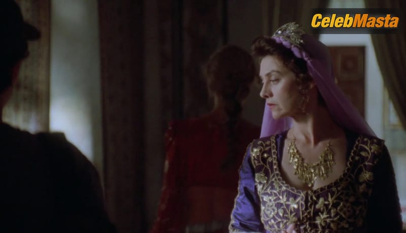 Rhona Mitra's Sexy Scene in A Kid In Aladdins Palace