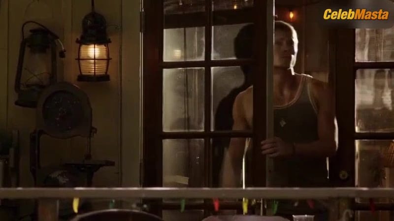 Rachel Bilson Sexy Scene from Hart Of Dixie