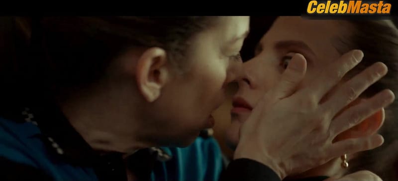 Macarena Gomez, Mara Guil and Patricia Garcia Mendez Lesbian Sex Scene in Desmadre Incluido