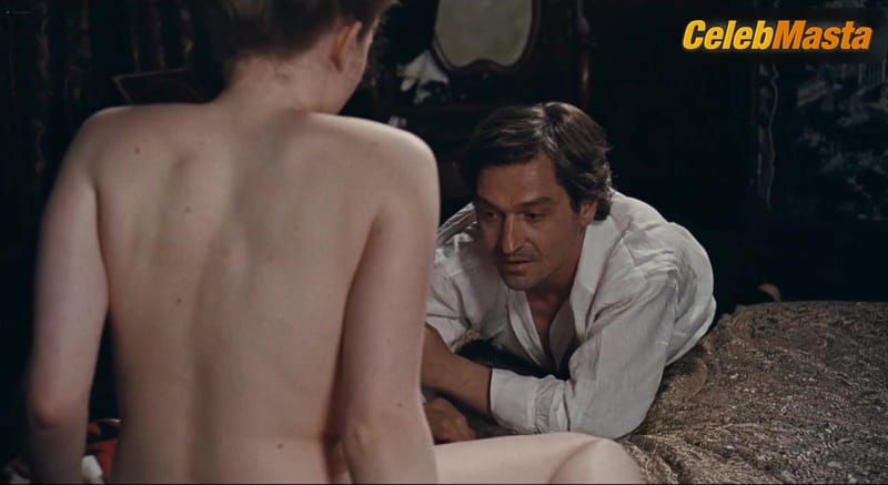 Judith Lou Levy, Celine Sallette, Noemie Lvovsky, Hafsia Herzi and Iliana Zabeth Boobs Scene in House Of Tolerance