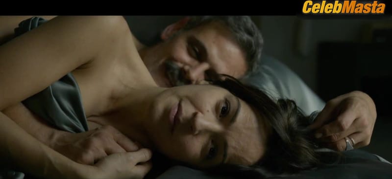 Marta Milans, Veronica Sanchez and Irene Arcos Bare Breasts in Lesbian Scene, El Embarcadero