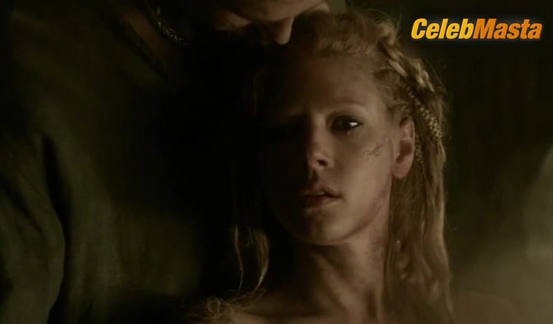 Katheryn Winnick's Hot Scene in Vikings