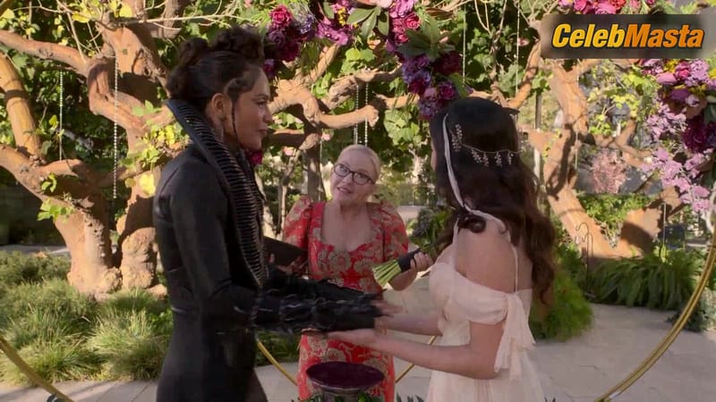 Lesley-Ann Brandt and Inbar Lavi Get Intimate in Lucifer Lesbian Scene