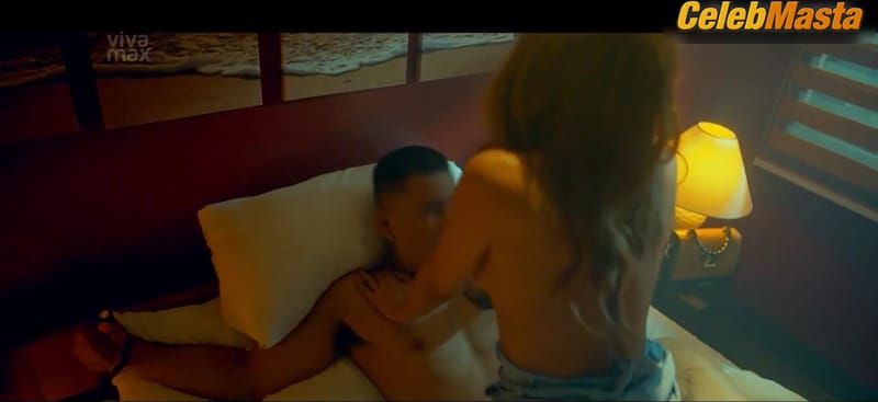 Jamilla Obispo and Ayanna Misola Bare Boobs in Iskandalo Scene