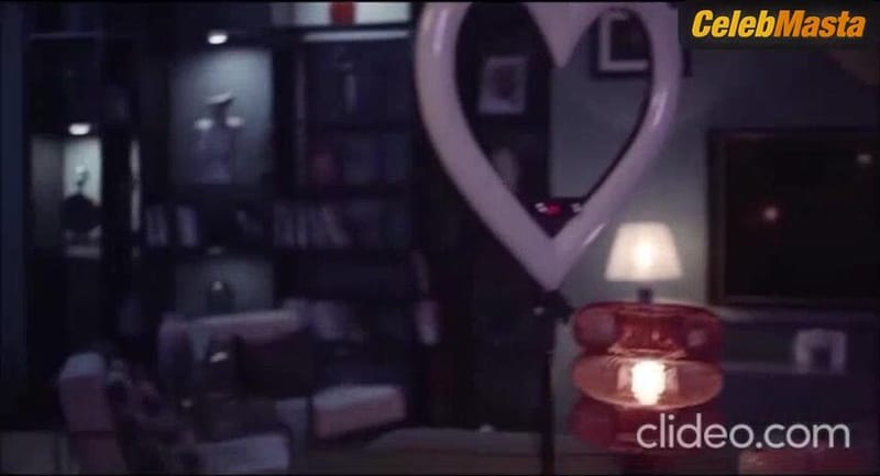 Aslihan Malbora's Sex Scene in Etkileyici
