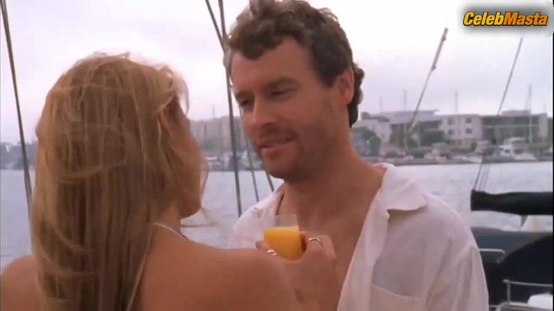 Amanda Righetti's Swimsuit Scene in The O.c.