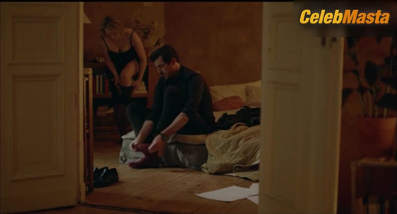 Elisabeth Moss Underwear Scene from The Square
