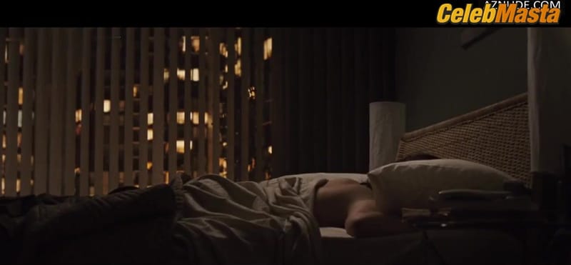 Anne Hathaway's Sexy Scene from Passengers