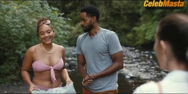 Alison Brie and Kiersey Clemons Swimsuit Scene from Somebody I Used To Know