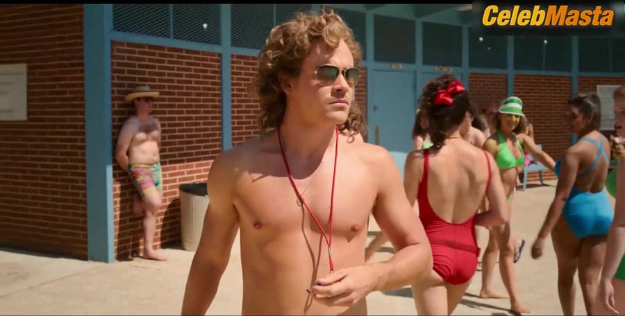 Francesca Reale Sultry Scene in Stranger Things