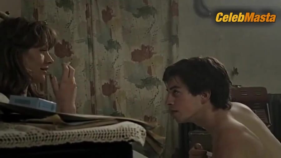 Lavinia Wilson Tits Scene from Mutig In Die Neuen Zeiten Nur Keine Wellen