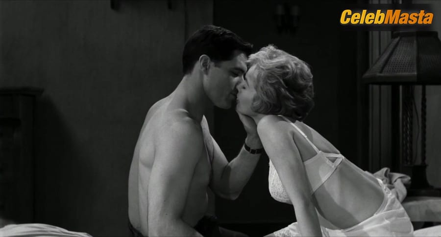 Janet Leigh Shows Underwear in Psycho Scene