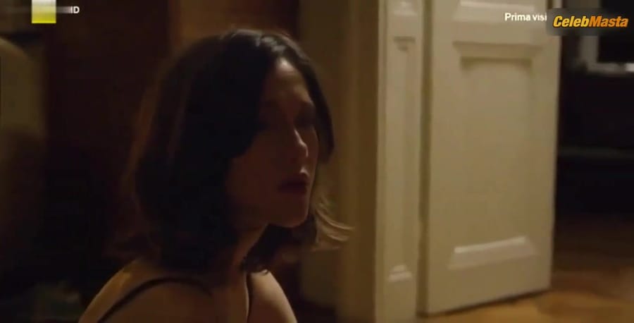 Gabriella Pession Bares Sex Scene in La porta rossa