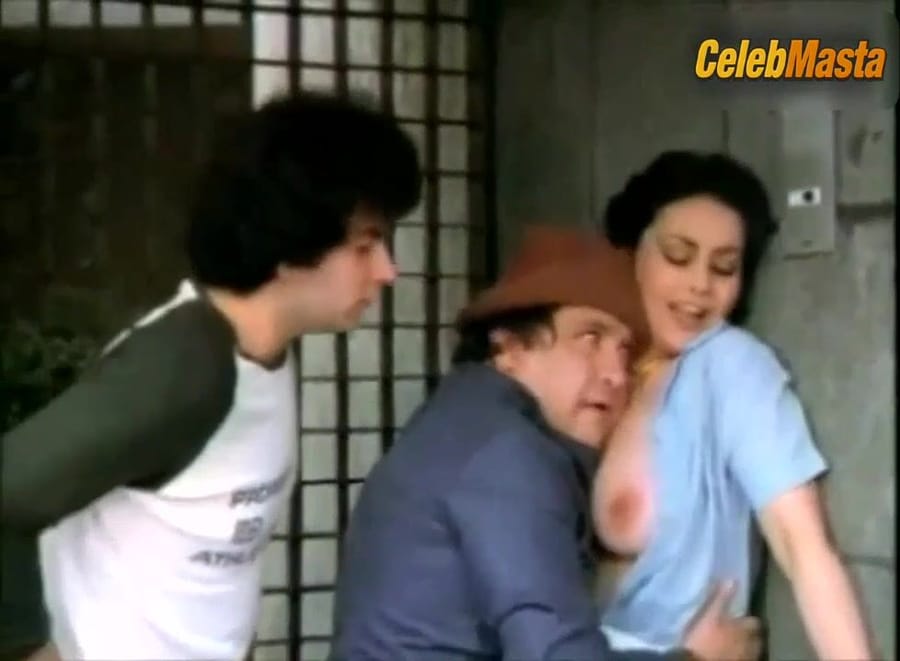 Rossy Mendoza Tits Scene from El Dia De Los Albaniles