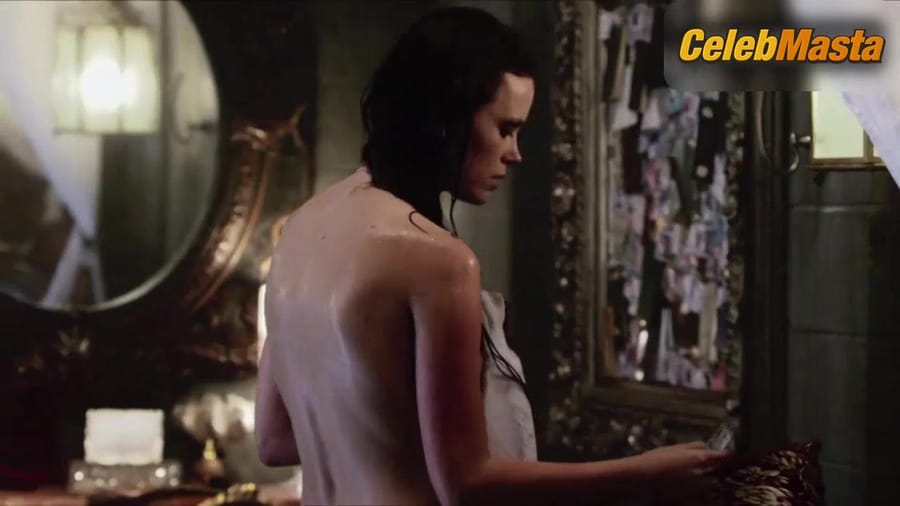 Katia Winter's Booty Scene in Arena