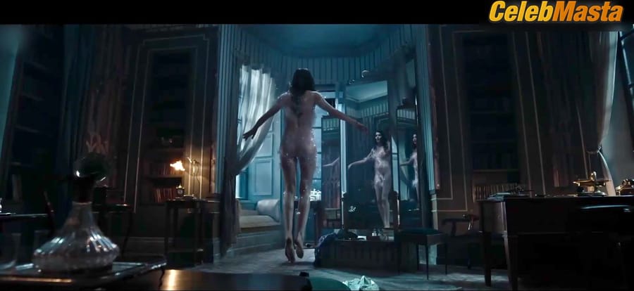 3500 batch's Boobs, Bush Scene in The Master and Margarita