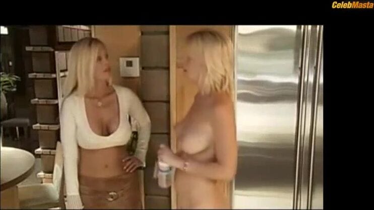 Dee and Beverly Lynne Flaunt Boobs in Lesbian Scene, Kinky Pleasures