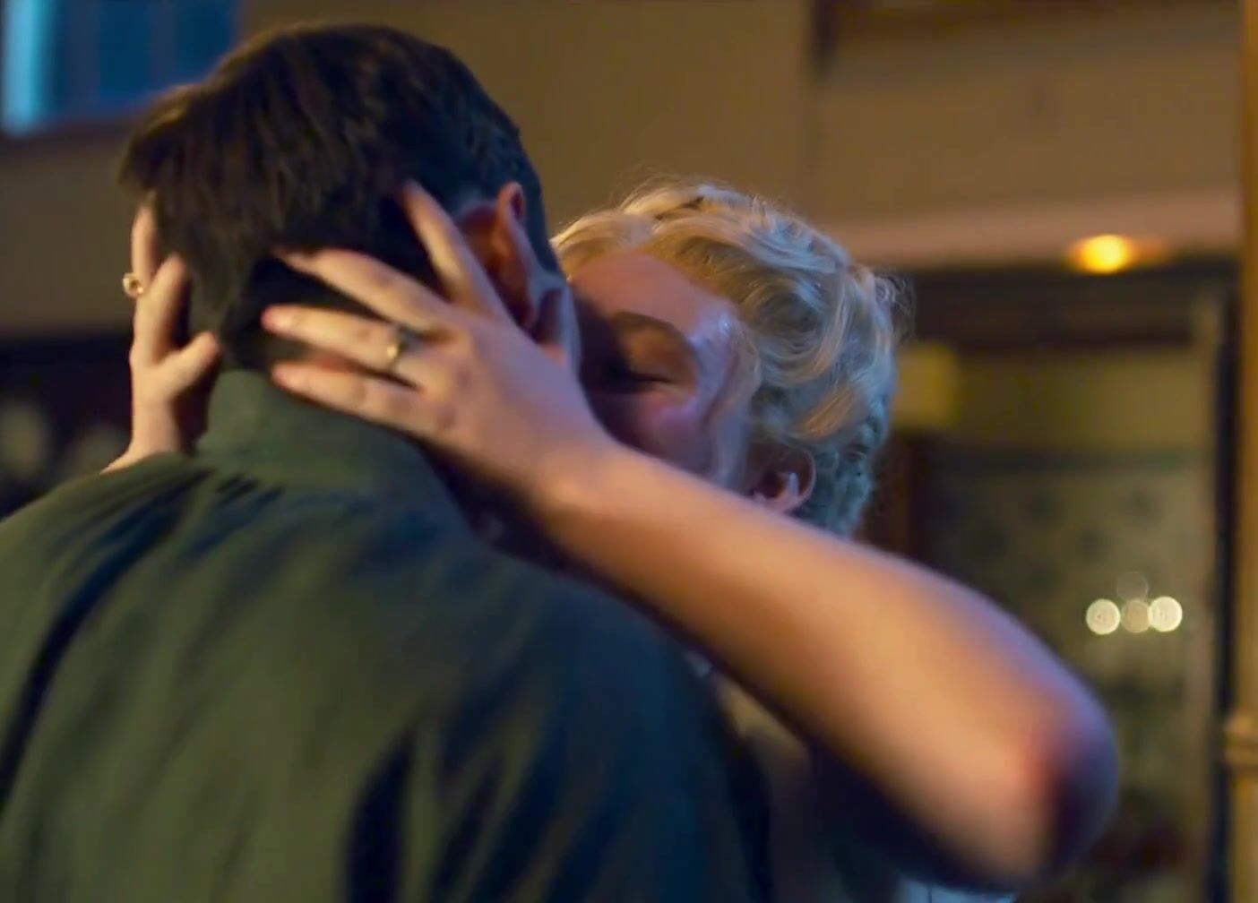 Elle Fanning ’s Topless Sex Scene Video - Photo 3 of 5 photo 1