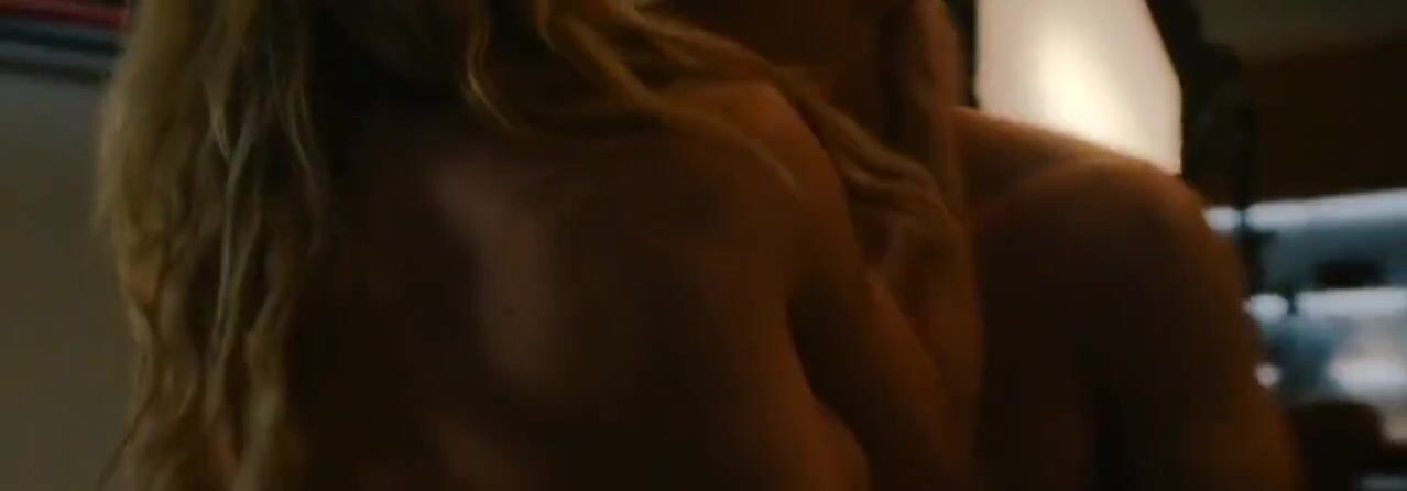Natasha Liu Bordizzo And Sydney Sweeney Nude Explicit Spa Scene - Photo 1 of 5 photo 5