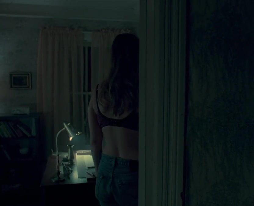 Jennifer Lawrence Goes Fully Naked In Full Nude Scene From Die - Photo 1 of 5 photo 2