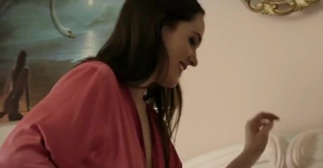 Verena Altenberger Sex Scene Video Showing Legs And Butt In - Photo 2 of 5 photo 1
