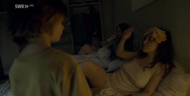 Verena Altenberger Side Boobs In Sexy Scene From Die Beste - Photo 2 of 5