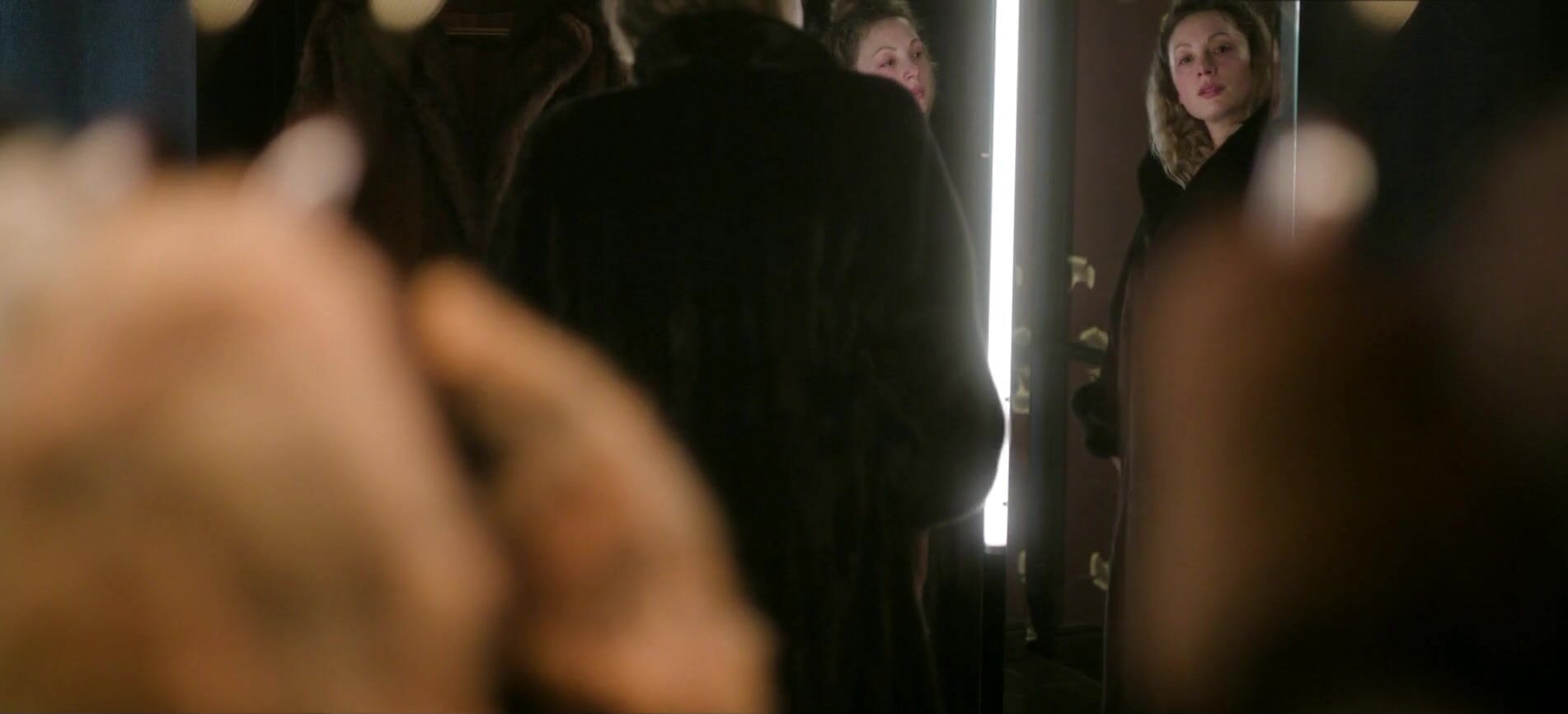 Leah Gibson Gibson Topless Sex Scene Video In Earth - Photo 1 of 5