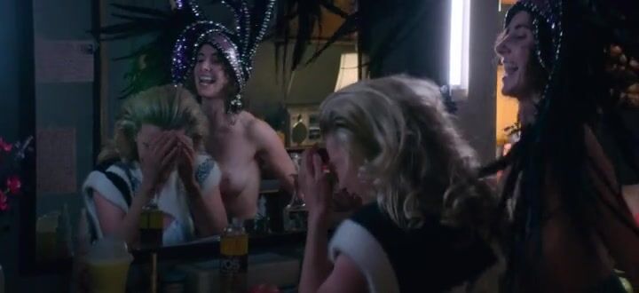 Alison Brie Nude And Tits Scene Video In Glow Tv Series - Photo 1 of 5 photo 4