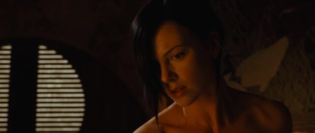 Charlize Theron Eon Flux Side Boobs And Nipples Sex Scene - Photo 1 of 5 photo 5