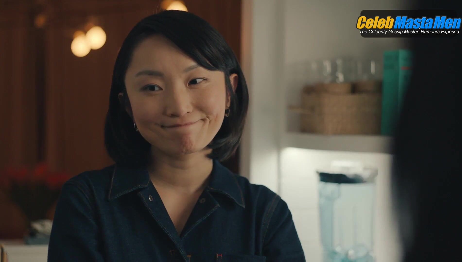 Poppy Liu Abbi Jacobson And Lesbian Sex Scene From No - Photo 2 of 5 photo 1