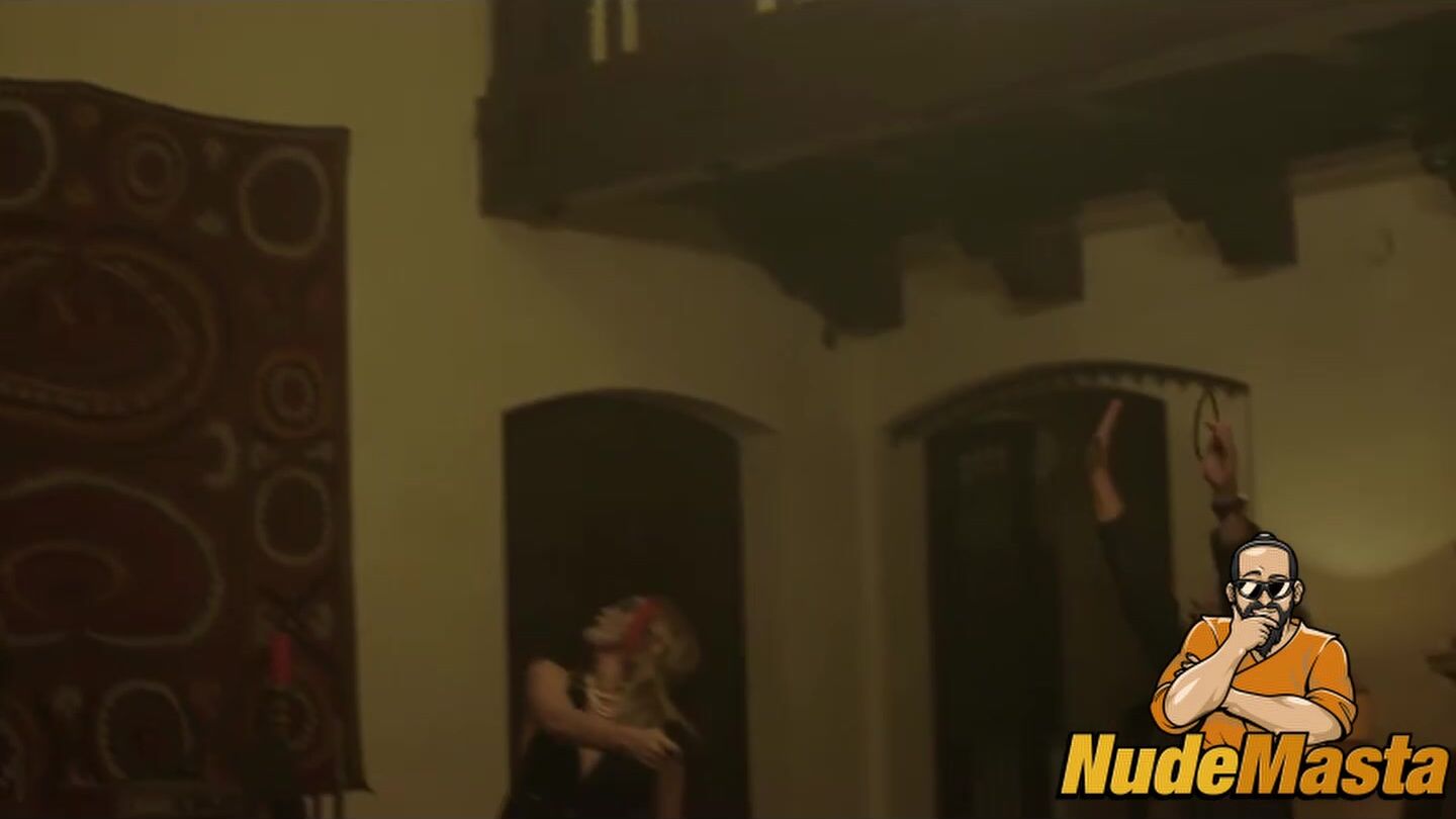 Mia Goth Hot Sex Scenes Compilation - Photo 2 of 5