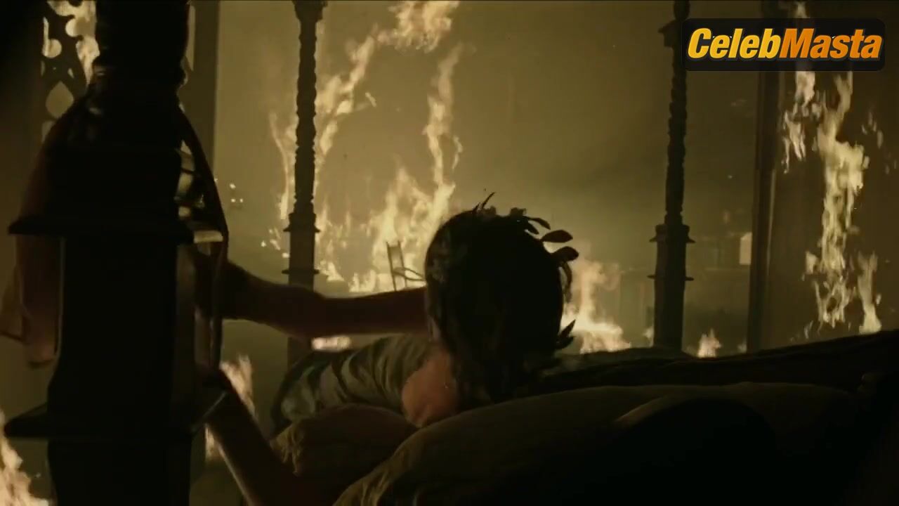 Mia Goth Tits Scene From A Cure For Wellness - Photo 2 of 5