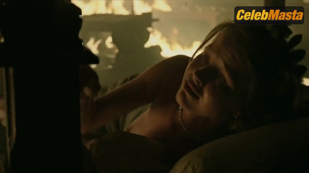 Mia Goth Tits Scene From A Cure For Wellness - Photo 2 of 5 photo 3